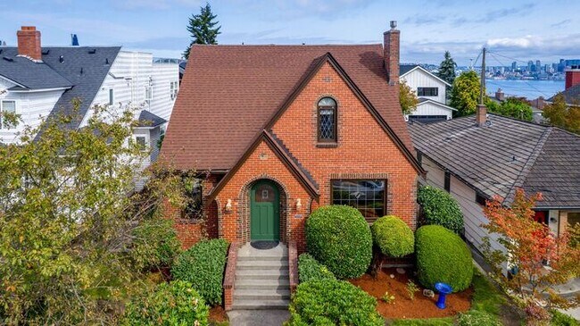 Building Photo - Stunning Air Conditioned 1931 Tudor in Coveted Admiral w/ Views