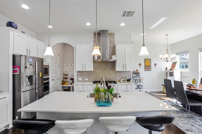 Building Photo - 4651 Katherine Dr