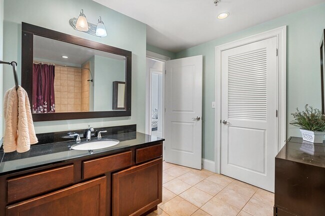 Building Photo - 61 Market St