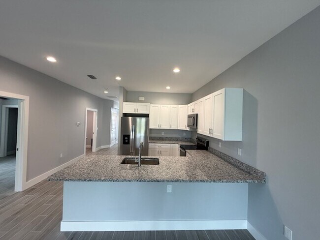 Building Photo - 3451 Bal Harbor Blvd