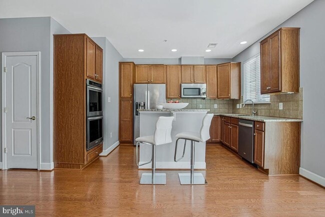 Building Photo - 505 Jurgensen Pl