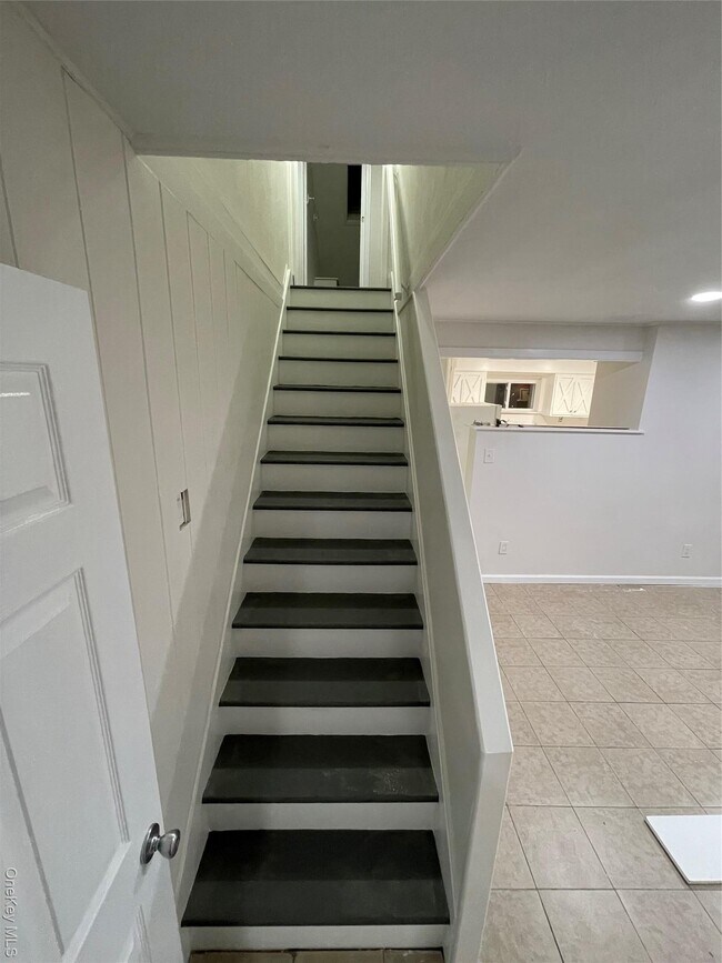 Building Photo - 6 Wishing Ln