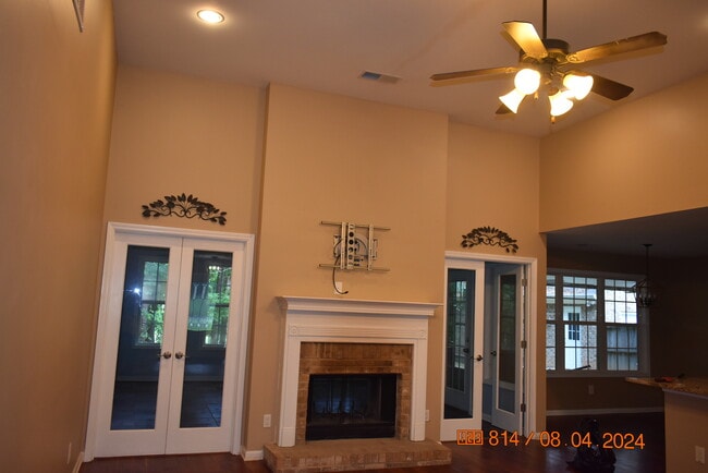 Building Photo - 146 Brittany Ln