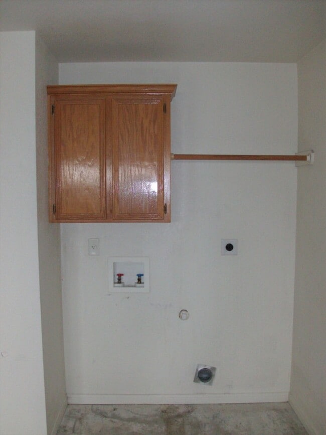 Building Photo - 4903 Heather Ln