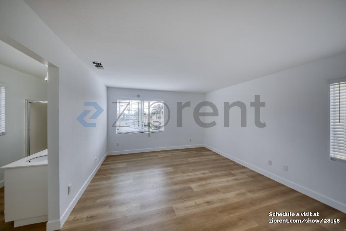 Building Photo - 17 Armory Pl