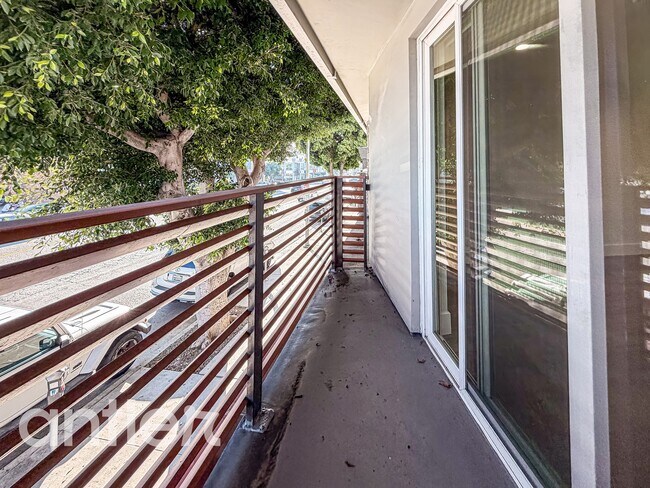 Building Photo - 1538 Purdue Ave