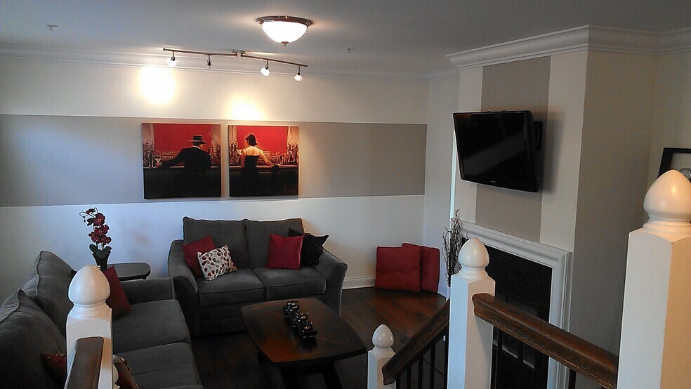 Living Room - 524 Allard Pl