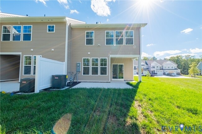 Building Photo - 18372 Palisades Ct
