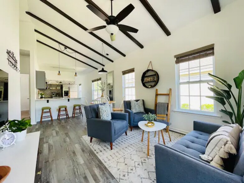 Building Photo - 1213 Wooster St