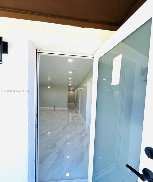 Building Photo - 10370 SW 174th Terrace