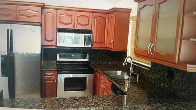 Building Photo - 6952 SW 148 Ln