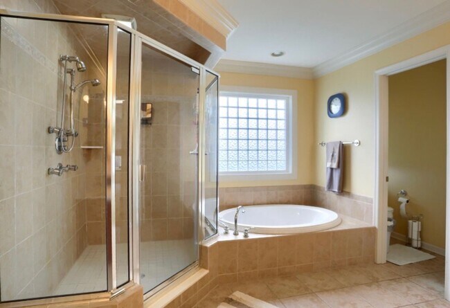 Building Photo - Luxury 5-Bedroom Home for Rent – $4,500/Month + Utilities
