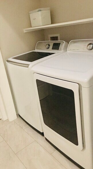 Building Photo - 651 BERNAL AVE