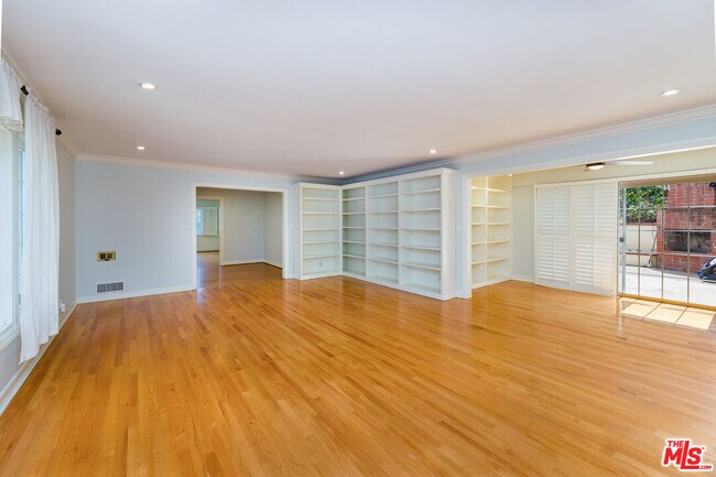 Building Photo - 9808 Hillgreen Pl