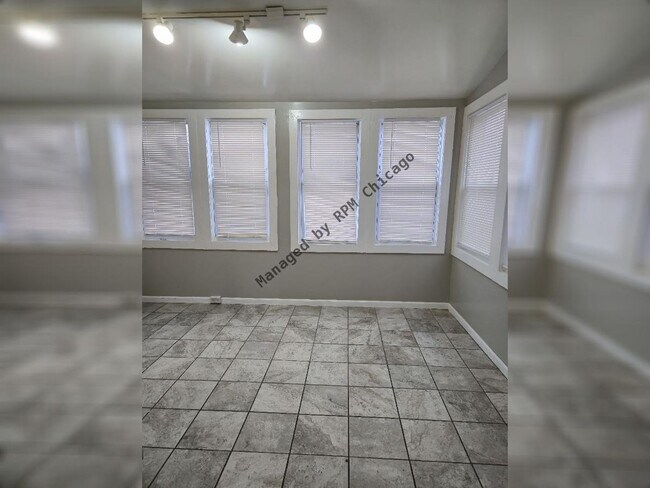 Building Photo - 3240 W 64th Pl