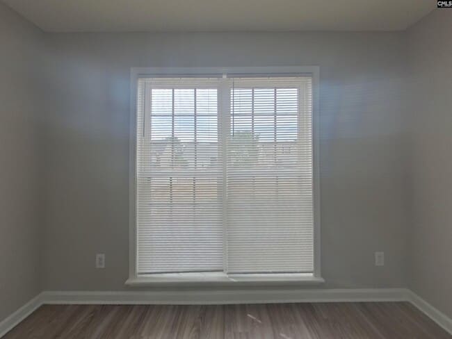 Building Photo - 608 Cottontail Ct N