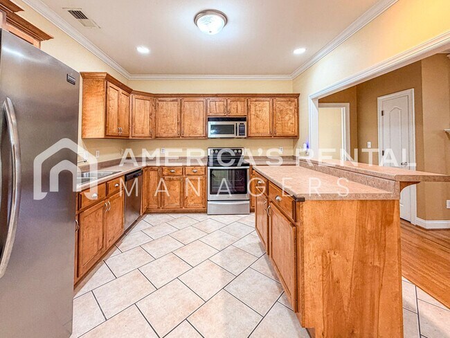 Building Photo - 584 Woodland Ridge Rd