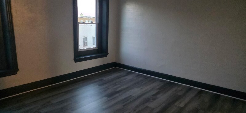 Building Photo - 227 Hummel St