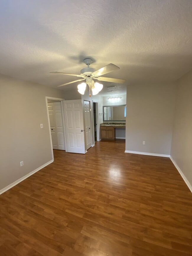 Building Photo - Spacious 2-Bedroom, 2-Bathroom Condo for Rent in Altamonte Springs, FL