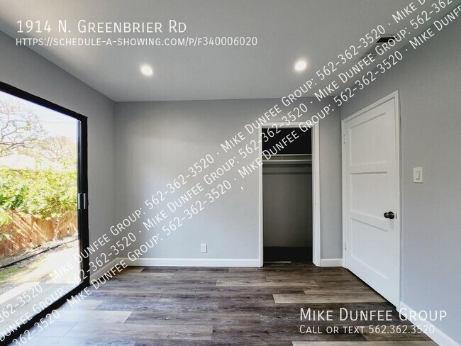Building Photo - 1914 N Greenbrier Rd