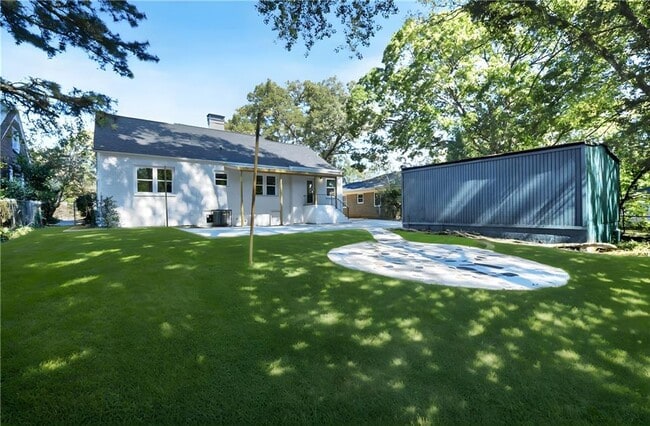 Building Photo - 458 Shannon Dr SW