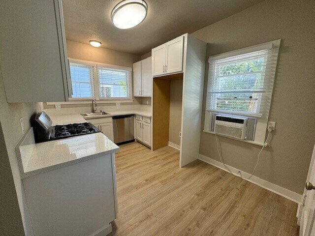 Building Photo - 2bd/1ba updated Midtown home