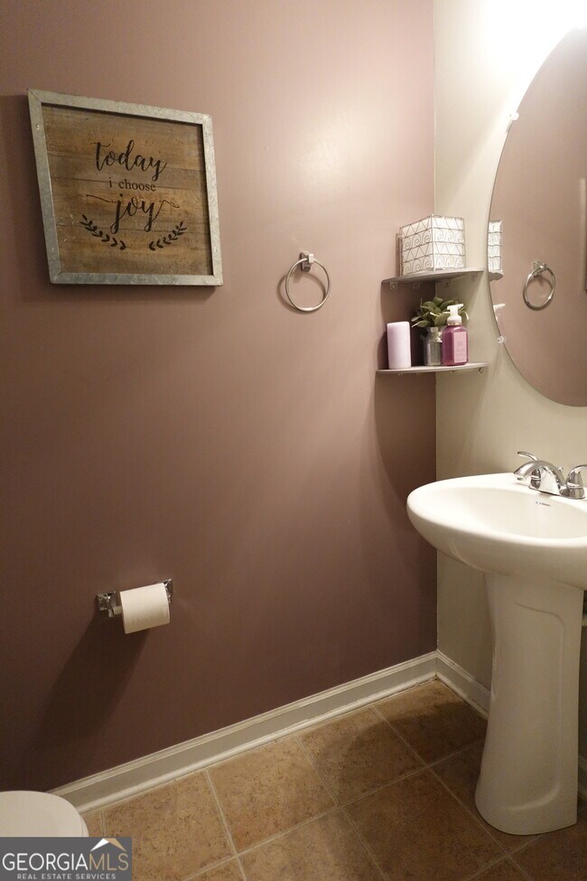 Building Photo - 9775 Ivey Ridge Cir