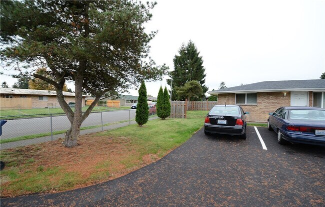 Building Photo - 2217 F St SE