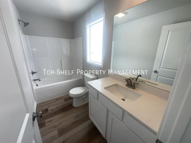 Building Photo - 173 NE 56th St