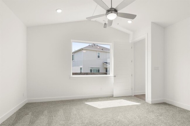 Building Photo - 1012 Yaupon Holly Dr