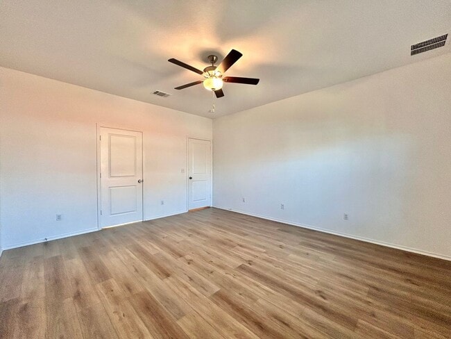 Building Photo - 208 Otter Rd