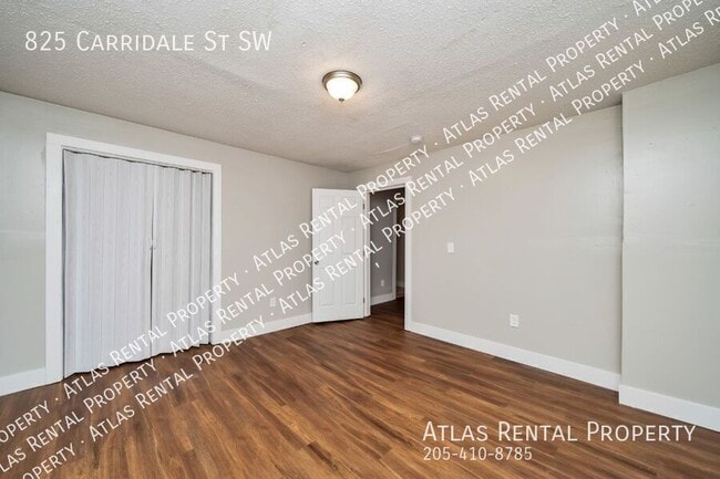 Building Photo - 825 Carridale St SW