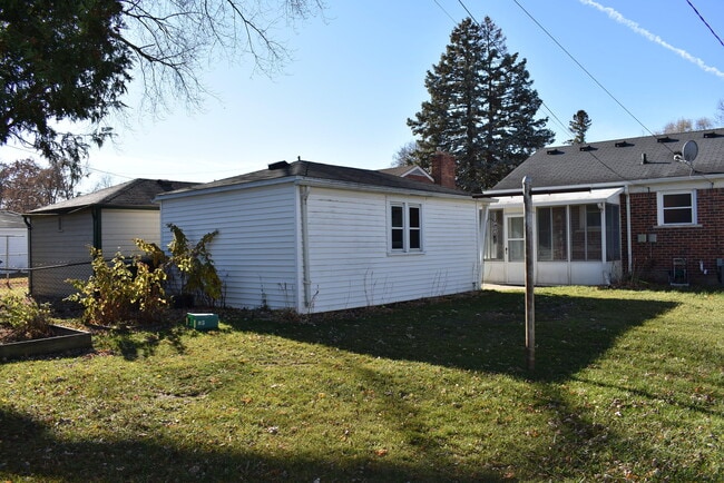 Building Photo - 9924 Woodring St