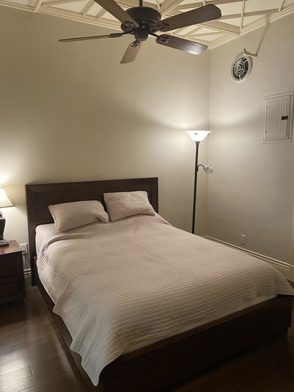 Building Photo - 170 Marlborough St