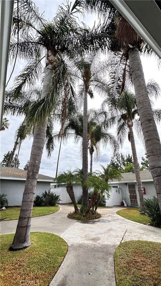 Building Photo - 1193 S Belhaven St