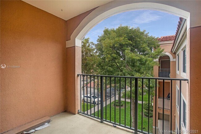 Building Photo - 6831 SW 44th St