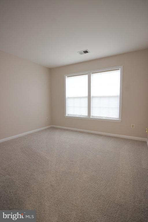 Building Photo - 46140 Cecil Terrace