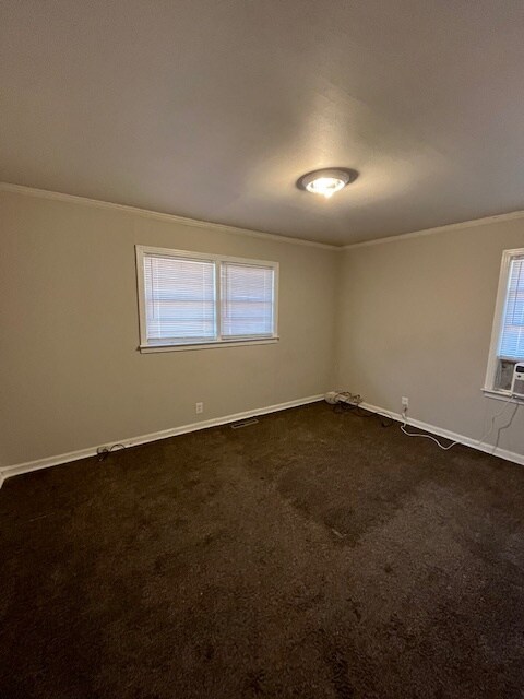 Building Photo - 1808 Sussex Dr