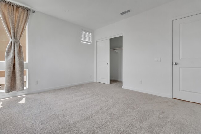 Building Photo - 4199 E Cir Paseo