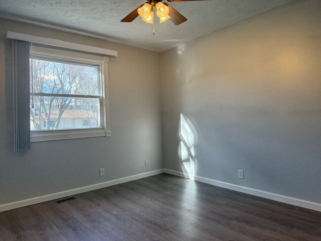 Building Photo - Move-In Ready 3-Bedroom Home in Prime La Vista Location!