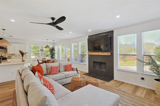 Building Photo - 5615 Teal Ct