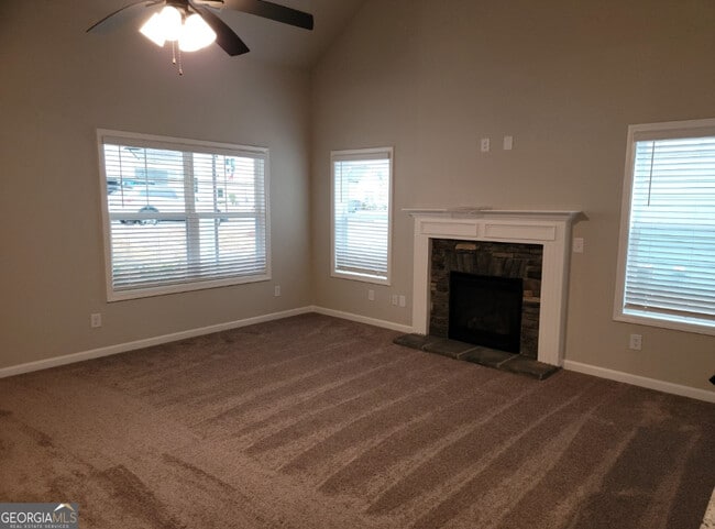 Building Photo - 275 S Ridge