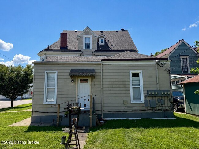 Building Photo - 1847 E Oak St