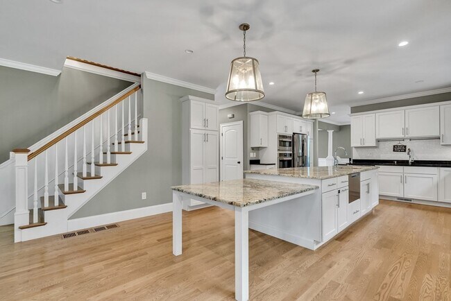 Building Photo - 121 Taylor Farm Rd