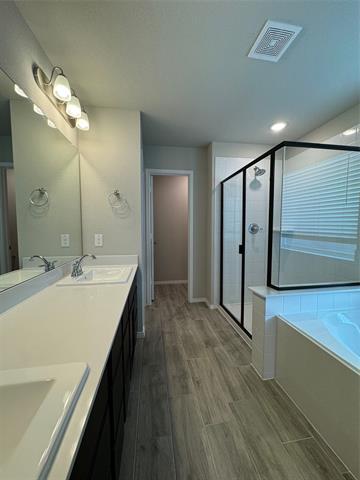 Building Photo - 6033 Seguin Ct