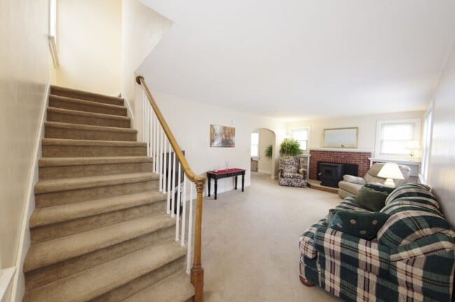 Building Photo - 723 S Allen St