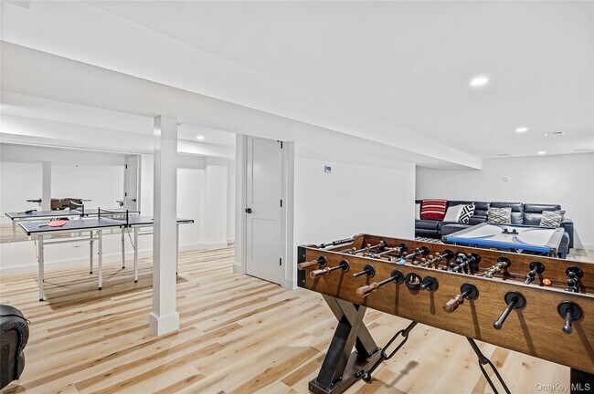 Building Photo - 9 Jennifers Path