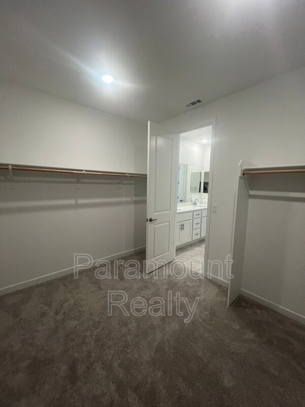 Building Photo - 1740 Lacey Ave