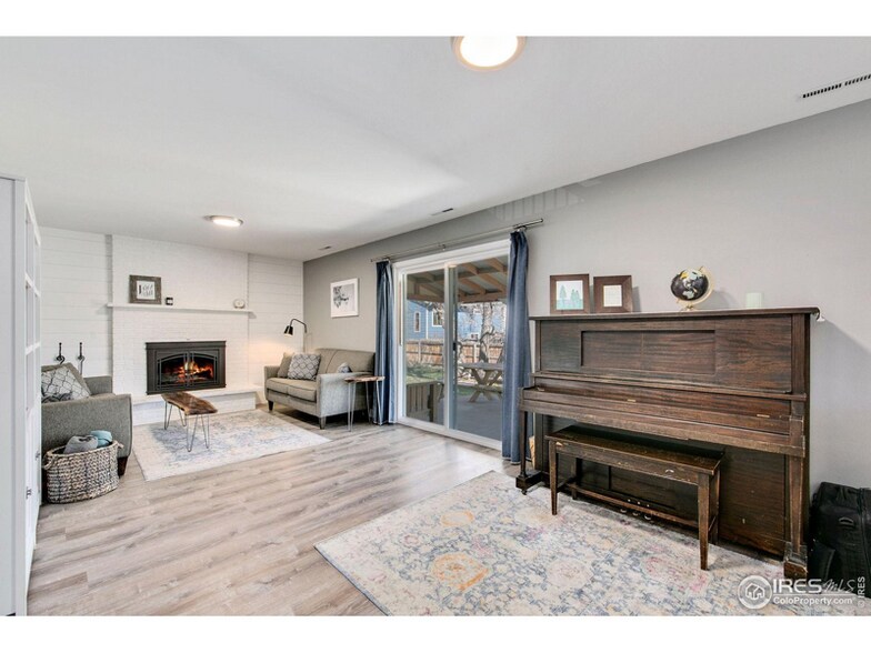 Building Photo - 930 Rocky Mountain Way