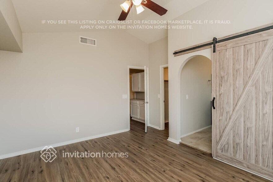 Building Photo - 1207 W Riviera Dr